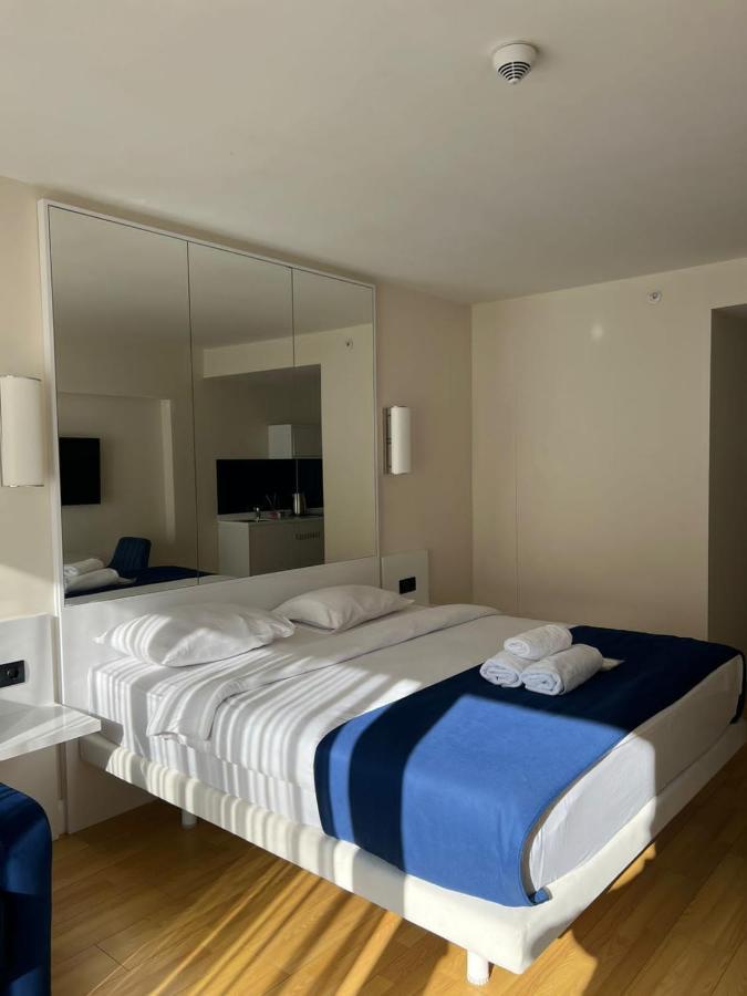Aparthotel In City Batumi Ngoại thất bức ảnh