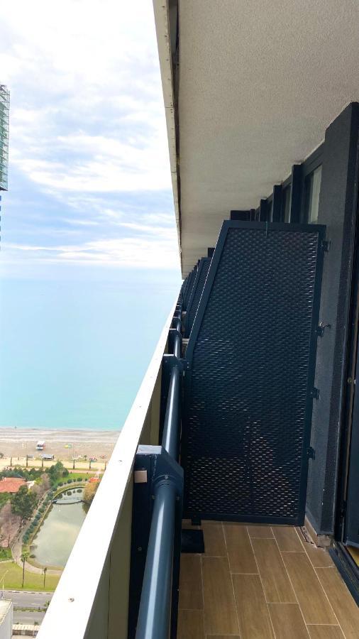 Aparthotel In City Batumi Ngoại thất bức ảnh